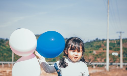 小孩身上起了好多疙瘩特别痒-小孩身上长无色硬疙瘩网 - 网站提供小孩身上起疙瘩是怎么回事小常识、小孩身上起疙瘩很痒是什么原因